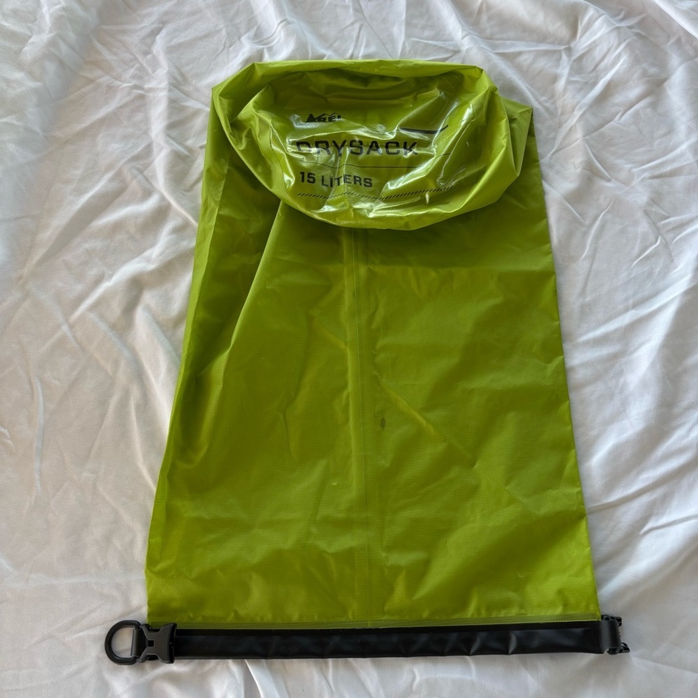 REI‎ 15L Drysack